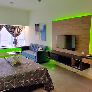 Imperio Bathtub At Town-near Jonker Street Apartment